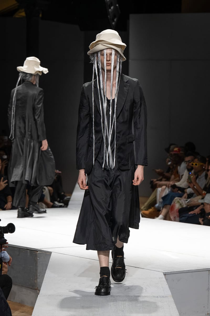 COMME des GARÇONS HOMME PLUS SS27 Debuts Dual-Act Show 