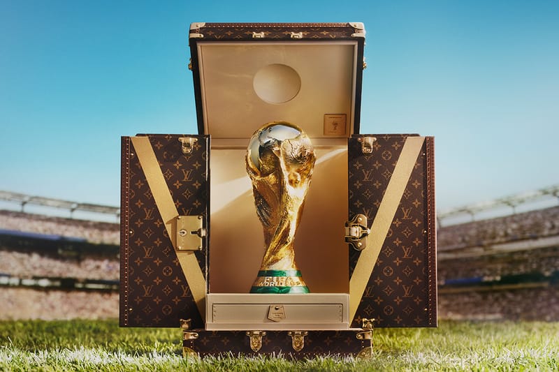 ルイヴィトンが FIFAワールドカップ2026 公式トロフィートランクを公開