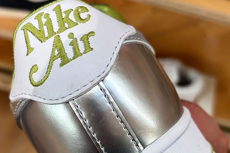 SHOE DOG Nike Air Force 1 Low '01 