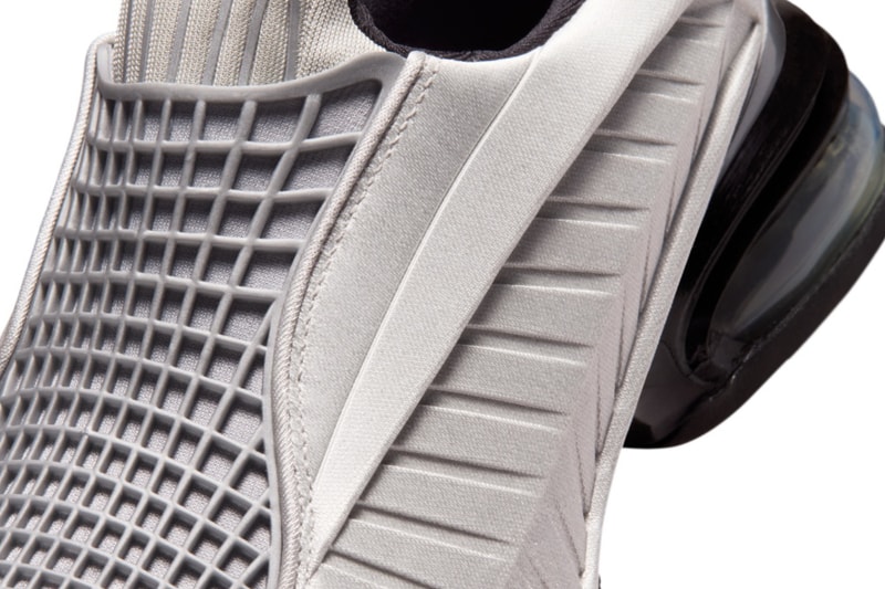 Nike Air Max Dolce, 미래적인 ‘Metallic Silver’ 컬러로 등장 이미지 7
