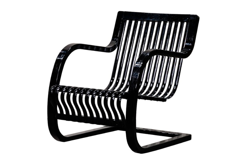WILDSIDE Yohji Yamamoto x Mitsukoshi Seisakusho, 1937년 ‘Bamboo Chair’를 칠흑 같은 블랙으로 재해석하다 이미지 2