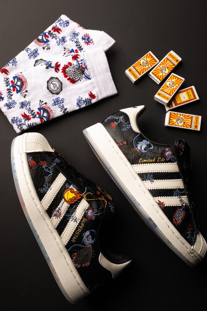 Limited Edt, 피콕 모티프와 골드 하드웨어 더한 adidas Originals Superstar ‘Made in India’ 350족 한정 출시 이미지 4