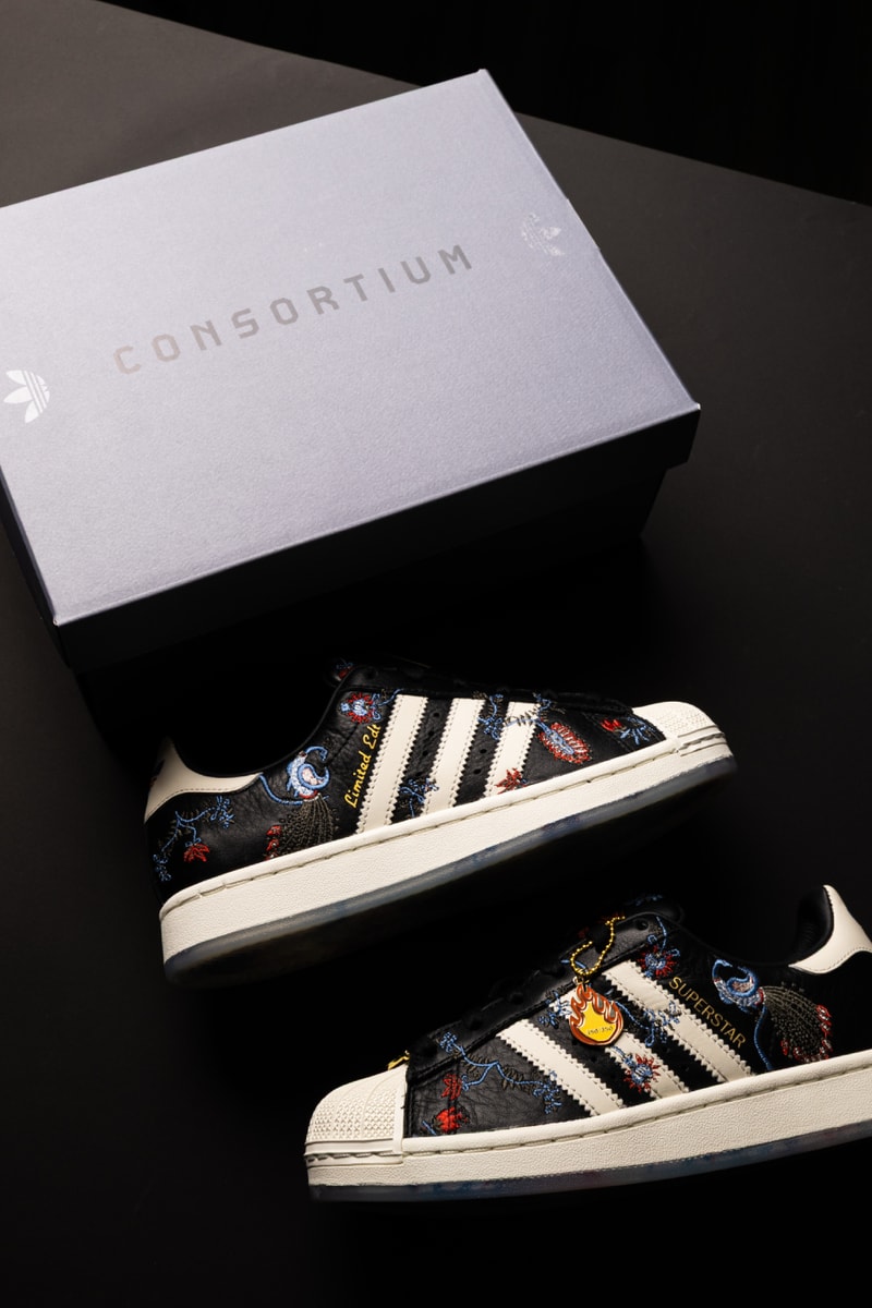 Limited Edt, 피콕 모티프와 골드 하드웨어 더한 adidas Originals Superstar ‘Made in India’ 350족 한정 출시 이미지 5