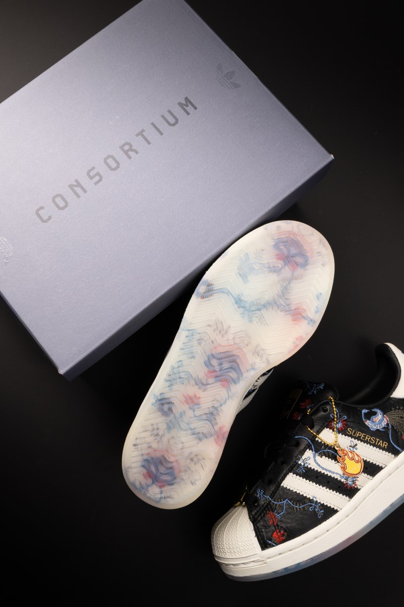 Limited Edt, 피콕 모티프와 골드 하드웨어 더한 adidas Originals Superstar ‘Made in India’ 350족 한정 출시 이미지 6