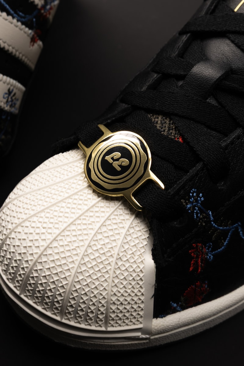 Limited Edt, 피콕 모티프와 골드 하드웨어 더한 adidas Originals Superstar ‘Made in India’ 350족 한정 출시 이미지 8