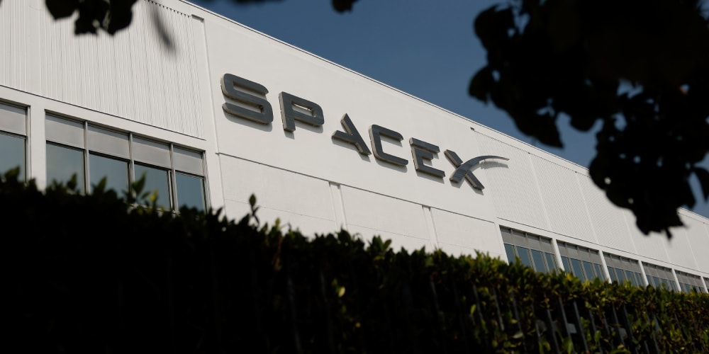 SpaceX Starlink mobile network plans and launch timing | Hypebeast
