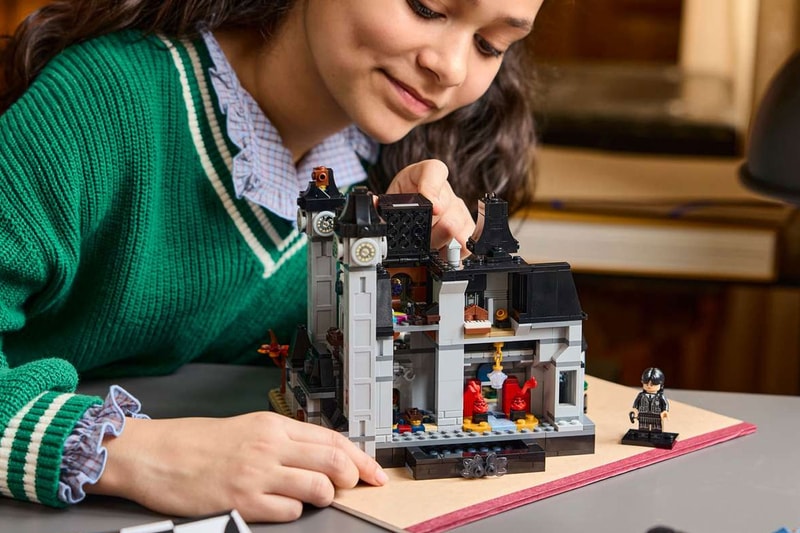 LEGO, 890피스 ‘웬즈데이’ 네버모어 아카데미 세트로 아웃캐스트 학교 재현 이미지 2