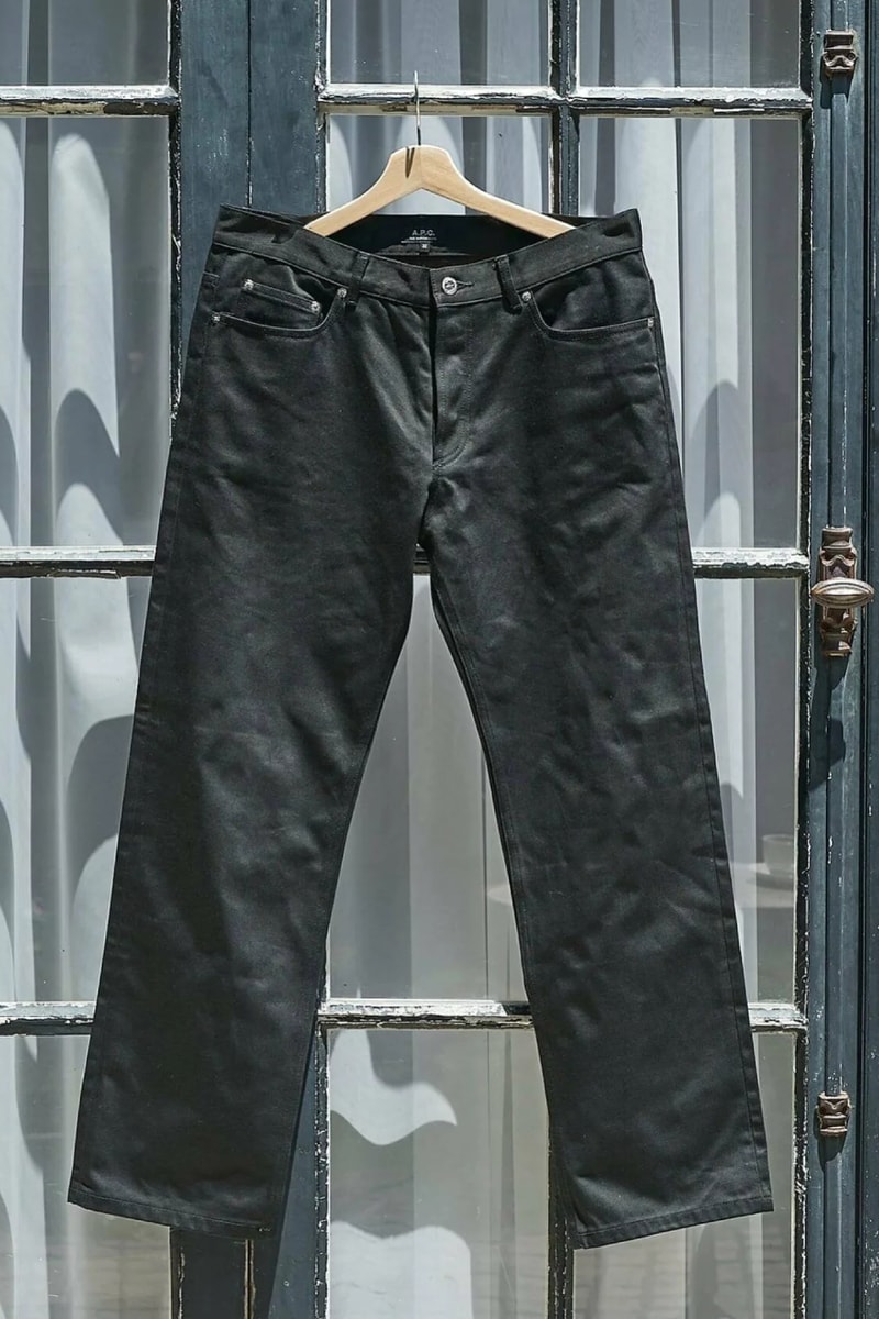 EDIFICE, A.P.C.와 손잡고 럭셔리 새틴 코튼 데님 캡슐 공개 이미지 19
