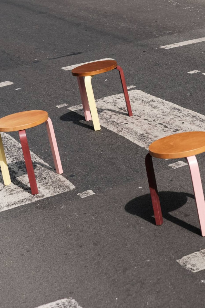 Paul Smith와 Artek, 다채로운 ‘Edition Three’ Stool 60으로 재회 이미지 4