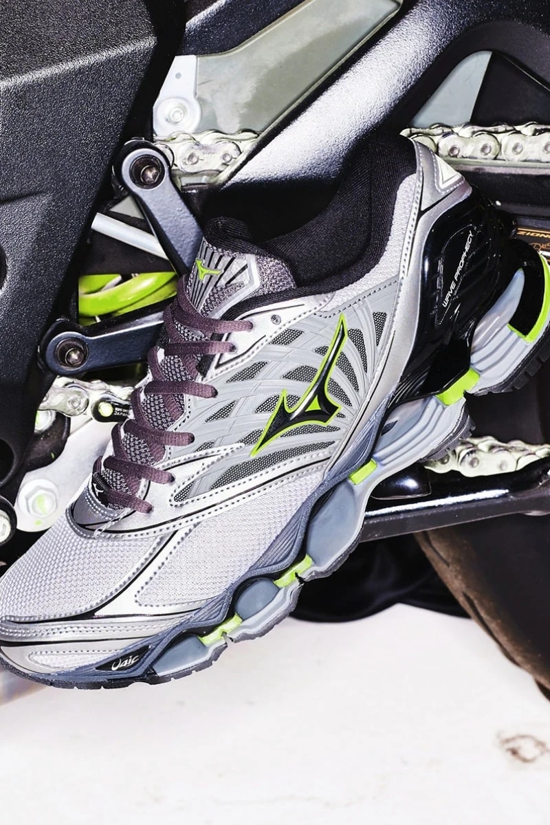 Mizuno Wave Prophecy LS, KICKS LAB 단독 ‘Light Grey’와 ‘Charcoal’ 컬러웨이로 출시 이미지 5