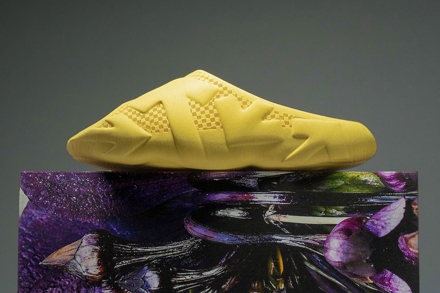 Off-White™ e Zellerfeld svelano le ciabatte stampate in 3D 