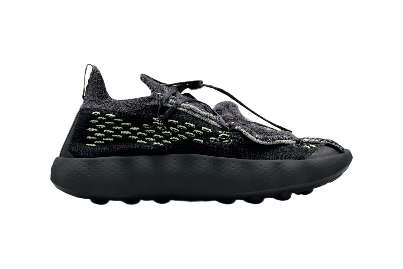 Images officielles de la Nike Mind 002 Flyknit « Black/Dark Smoke Gray ...