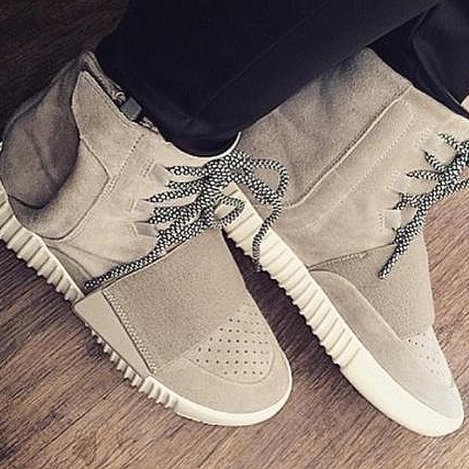 Kanye West Offers to Replace a Fan's Nikes With a Pair of Yeezy Boosts | Hypebeast