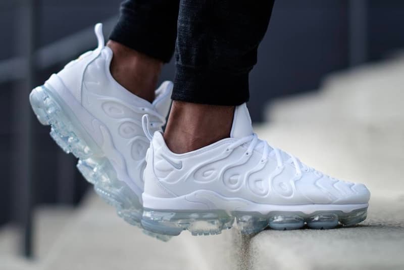 all white vapormax foot locker