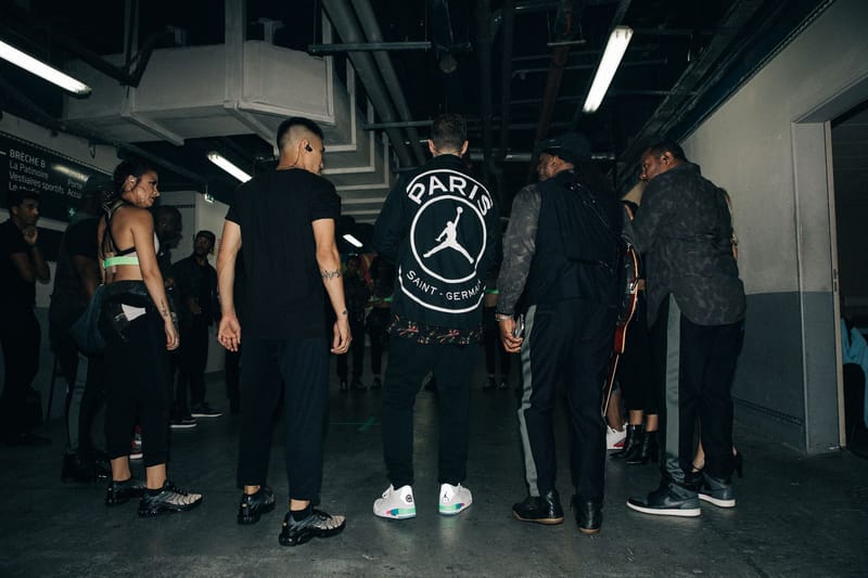 Air Jordan x PSG Gros Plan Sur La Veste Port e Par Timberlake