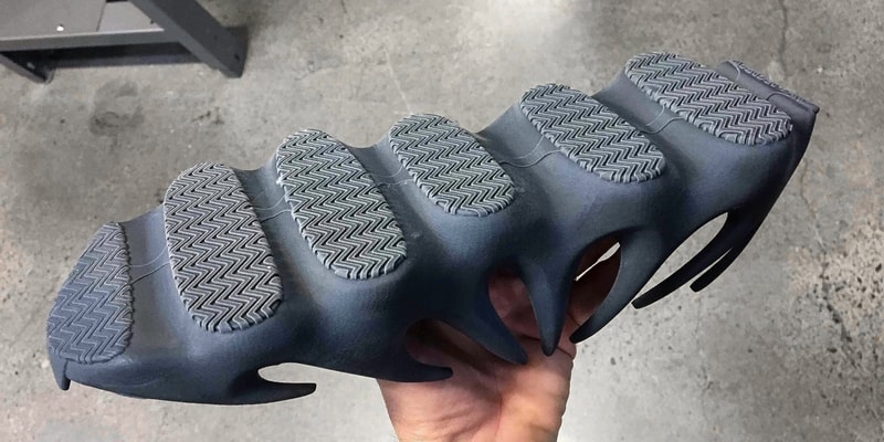 Kanye West Partage Un Aper?�u De Son Nouveau Mod?�le YEEZY 451 | Hypebeast