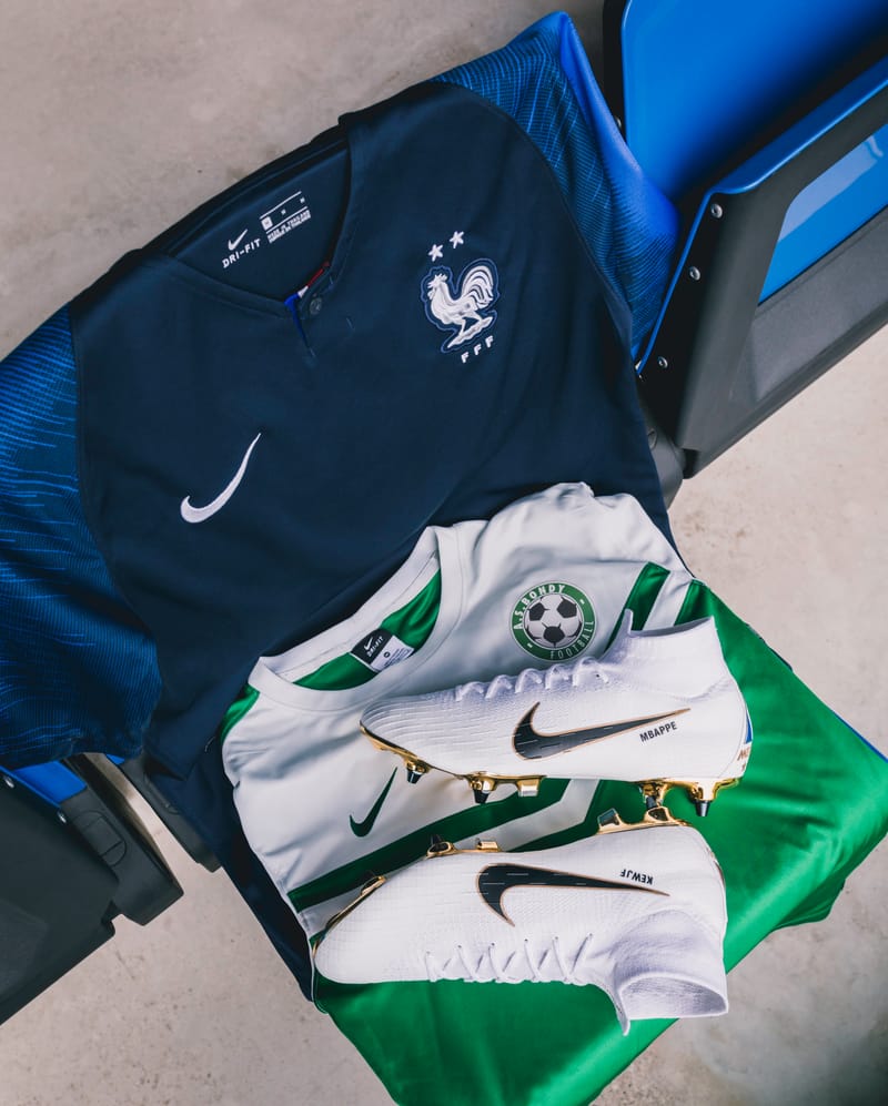 Nike Offre Ses Bleus Des Crampons Personnalis s Orn s De Deux