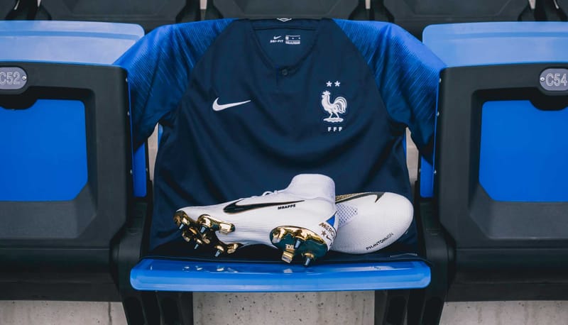 Nike Offre Ses Bleus Des Crampons Personnalis s Orn s De Deux