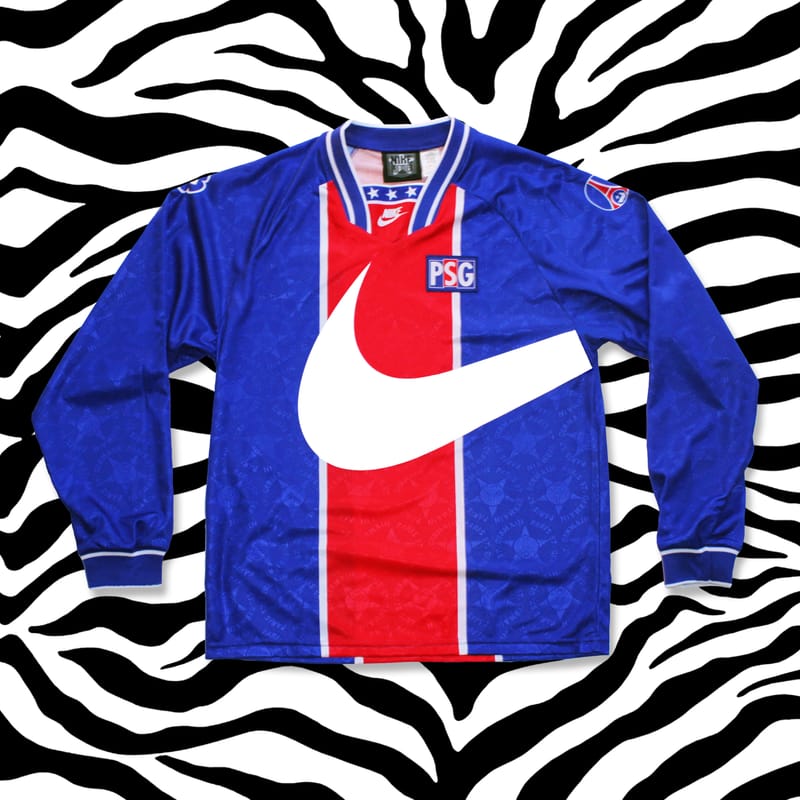 Un Studio Cr atif Revisite Un Maillot Vintage Du PSG Hypebeast
