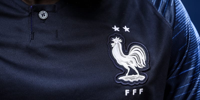 Breaking News Le Maillot Deux toiles De L quipe De France Est