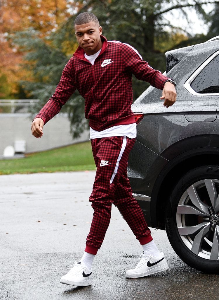 Mbappe red nike tracksuit deals