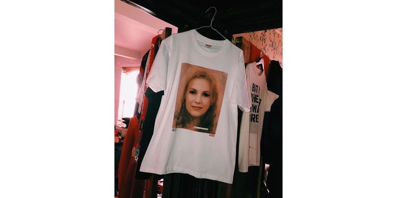 Supreme R v le Un T Shirt Anti Trump Pour D noncer Les