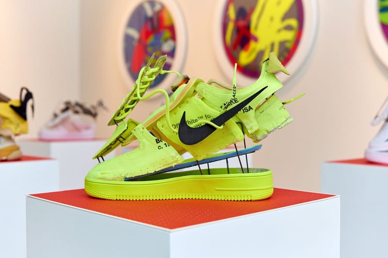 Des sneakers d construites lors d une exposition Seoul Hypebeast