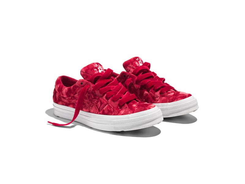 Converse best sale velour rouge