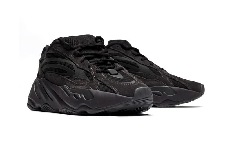 Yeezy 700 noir store date de sortie