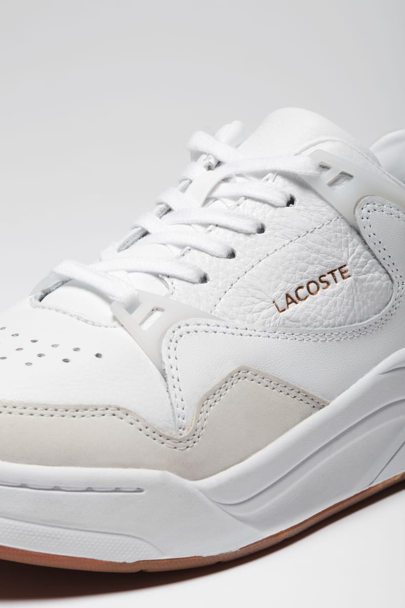 Lacoste revisite sa sneaker Court Slam avec une semelle