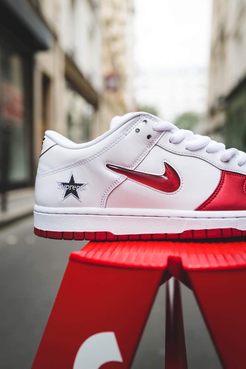 supreme dunk low red