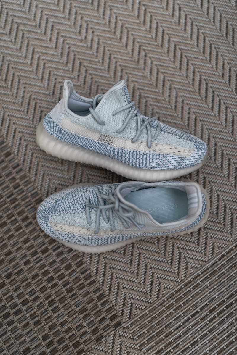 Courir yeezy cloud white best sale