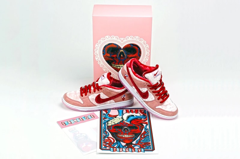 sb dunk low strangelove