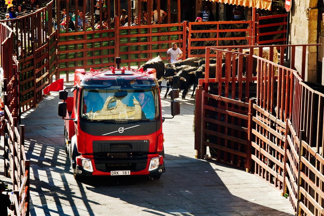 Volvo FL 全新宣传广告「The Chase」 | Hypebeast