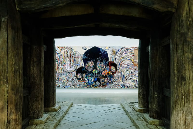 村上隆「In the Land of the Dead, Stepping on the Tail of a