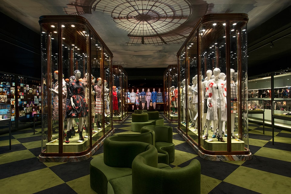 Prada「Pradasphere」香港展览回顾 | Hypebeast