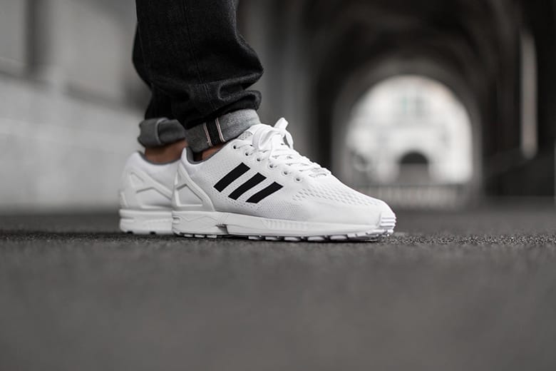adidas Originals ZX Flux「White/Core Black」黑白配色| Hypebeast