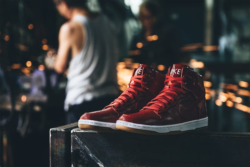 近赏Nike Dunk Lux High SP「Gym Red」配色| Hypebeast