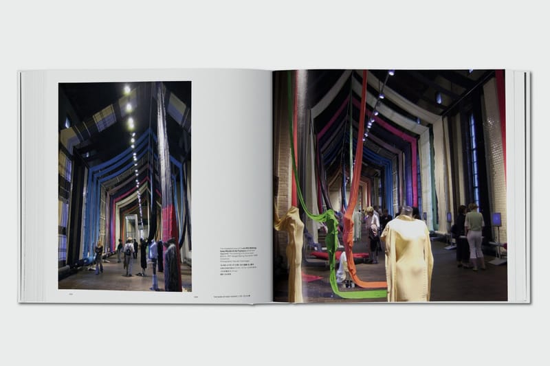 三宅一生展ISSEY MIYAKE PLEATS PLEASE 2冊セット Issey Miyake Pleats Please – Offbrand Library
