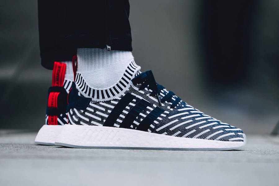 nmd r2 navy