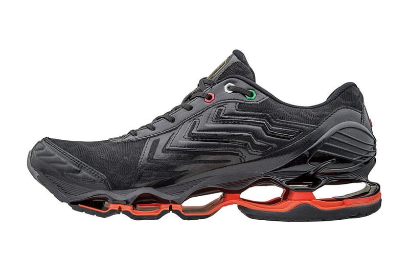 超跑加持！Lamborghini x Mizuno Wave Tenjin 2 联名跑鞋| Hypebeast