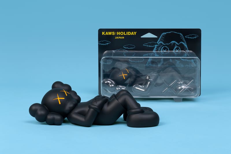 KAWS HOLIDAY JAPAN 提灯 2個 招待状 白 黒 カウズ