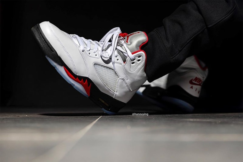 率先近赏 Air Jordan 5 OG 经典配色「Fire Red」上脚图辑 Hypebeast