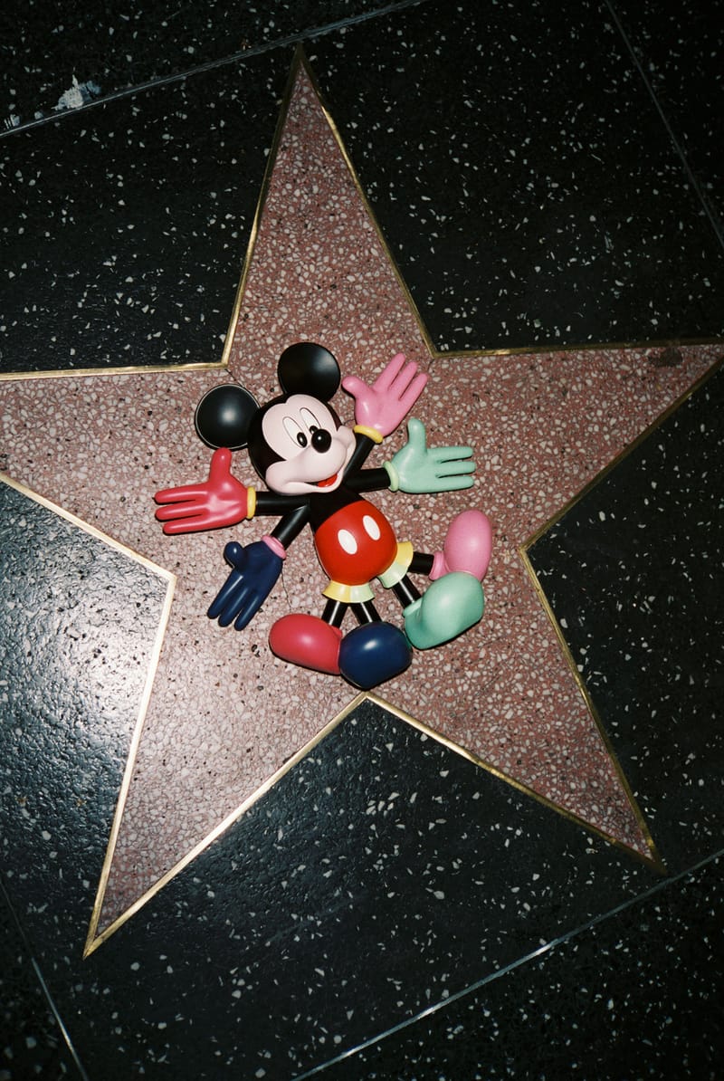 POP INFINITY Art Collectibles 联名「Snow Angel Mickey」系列