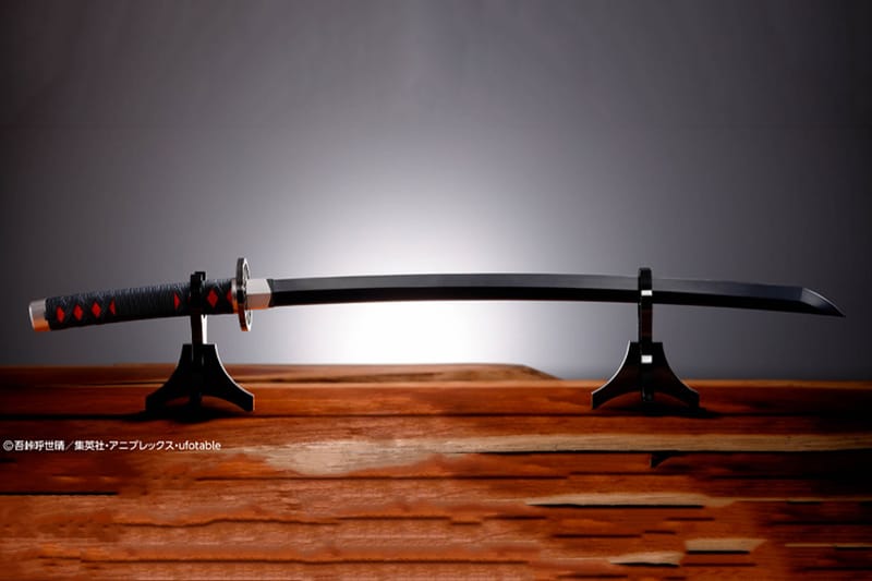 BANDAI 推出全新《鬼灭の刃》1：1 尺寸实体化「日轮刀」 | Hypebeast