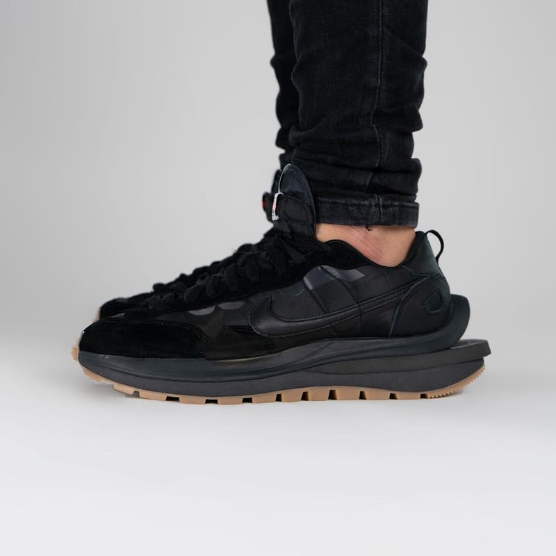 率先近赏sacai x Nike Vaporwaffle 全新黑魂配色「Black/Gum」 | Hypebeast