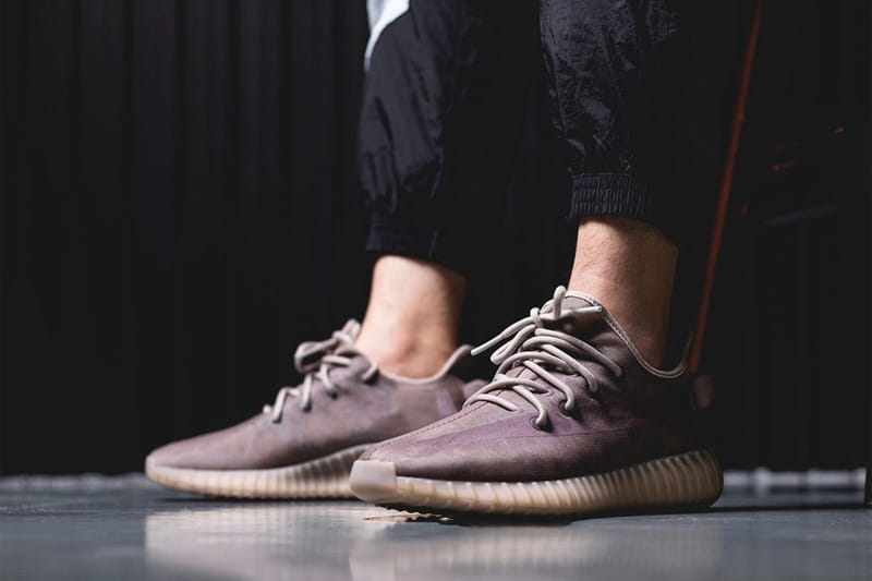 率先揭露adidas YEEZY BOOST 350 V2 最新配色「Mono Mist」上脚