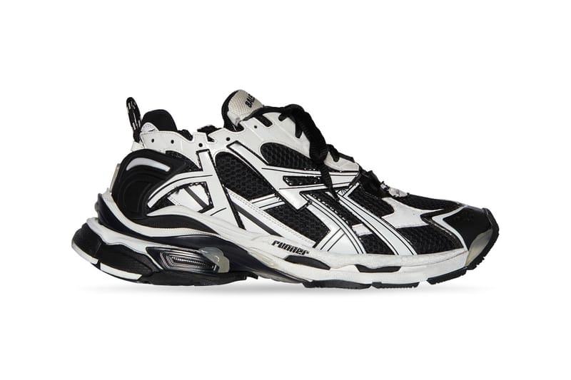 Balenciaga Runner 鞋款最新Black/White 配色正式登场| Hypebeast