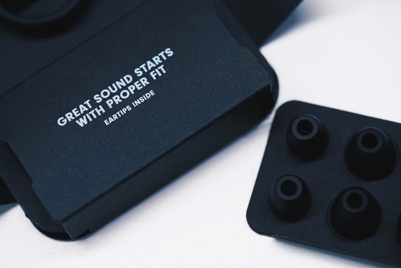 率先近赏Beats Flex x fragment design 全新限量无线入耳式耳机| Hypebeast