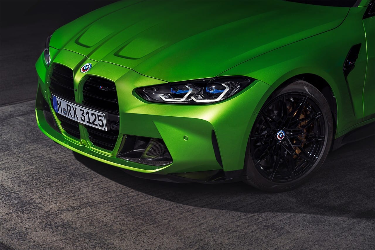 BMW 正式公布全新厂标设计| Hypebeast